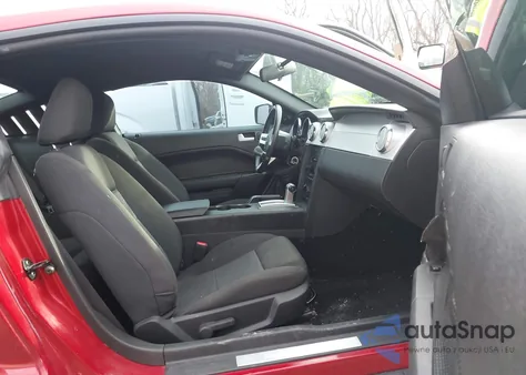 2007 Ford Mustang V6 Deluxe/V6 Premium z USA, uszkodzony, nr VIN 1ZVFT80N975334873